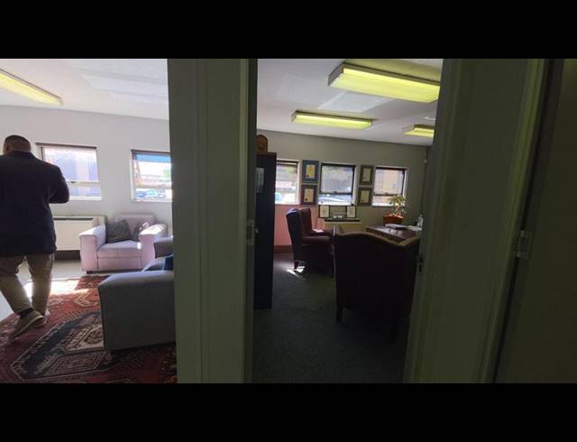 BUSINESS PROPERTY TO RENT IN LYNNWOOD